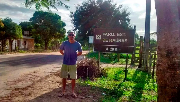 Entrada da estrada para a vila