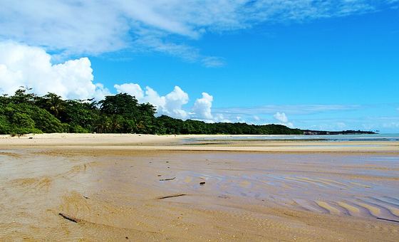 Praia do Rio Peixe Grande, em Prado