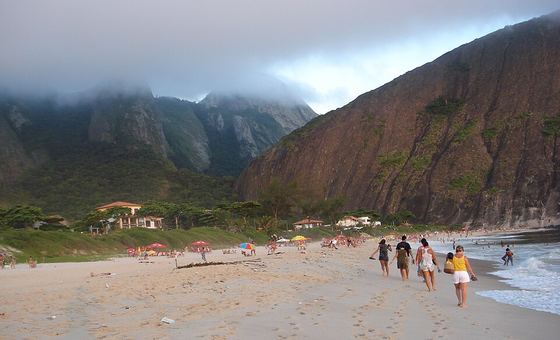 Praia de Itacoatiara, em Niterói